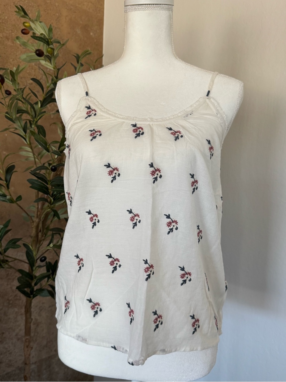 Abercrombie & Fitch Cream Floral Spaghetti Strap Camisole